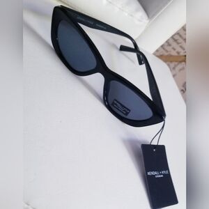 Kendall & Kylie Sleek Black Eyewear